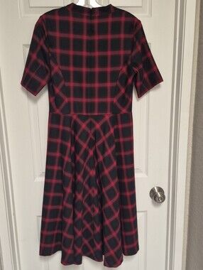 PENDELTON  100% Virgin Wool, Classic Red & Black Plaid Fit-and-Flare Dress Size